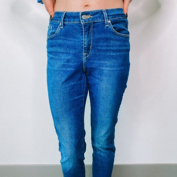 LEVIS Classic Mid Rise Skinny Jean - Picture 4 of 11